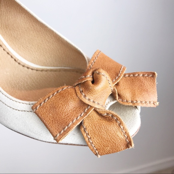 MIU MIU | CANVAS BOWTIE HEELS - Picture 5 of 8